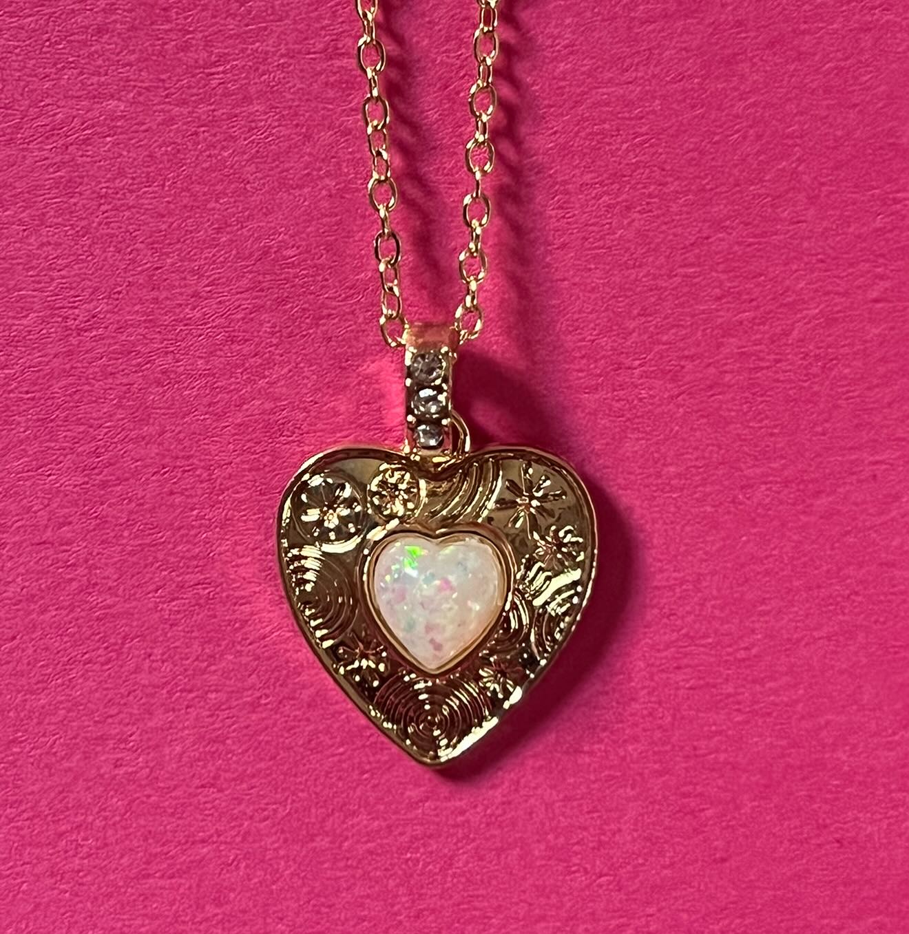 gold heart pendant