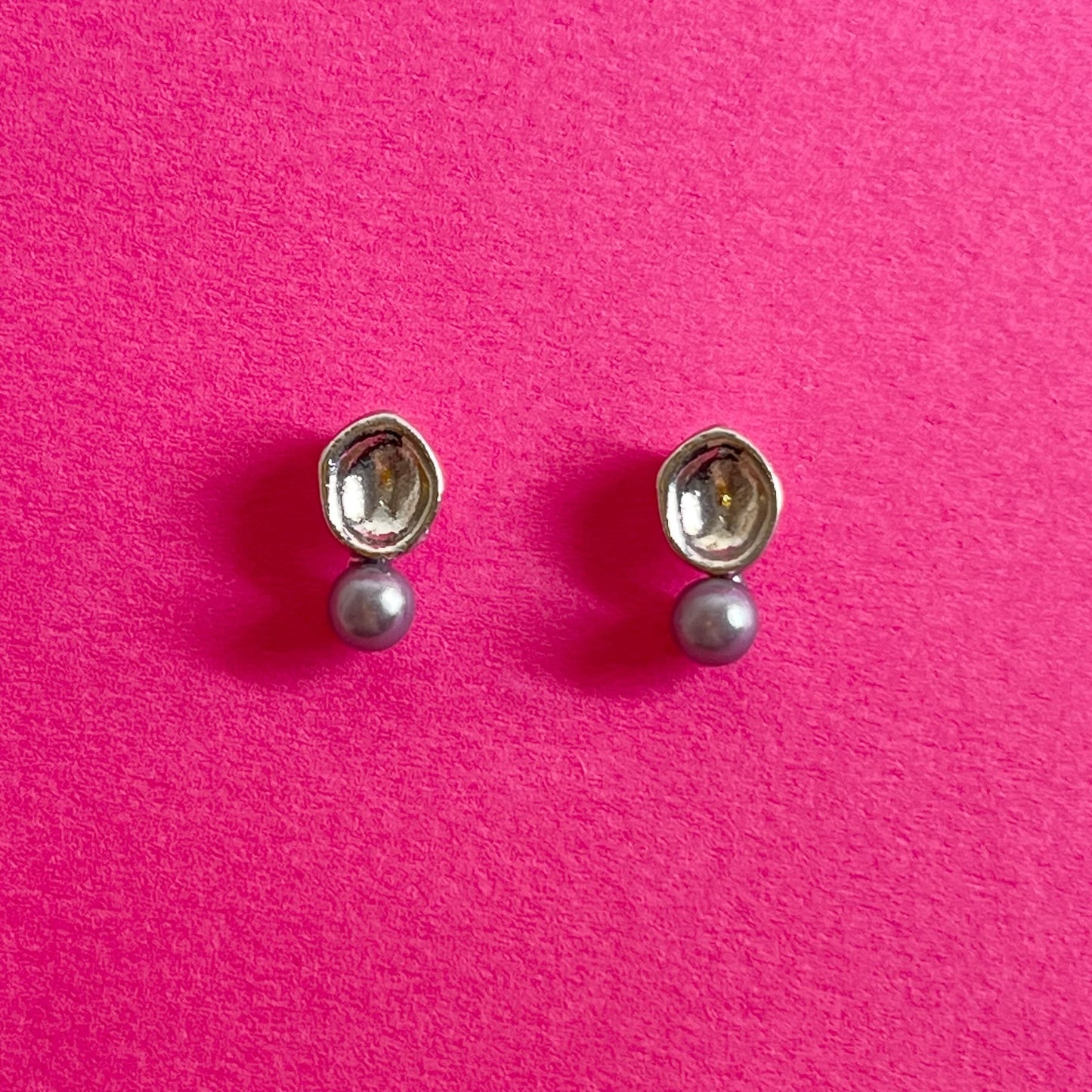 grey pearl stud earrings