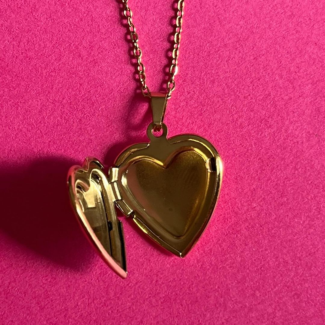 gold open heart pendant