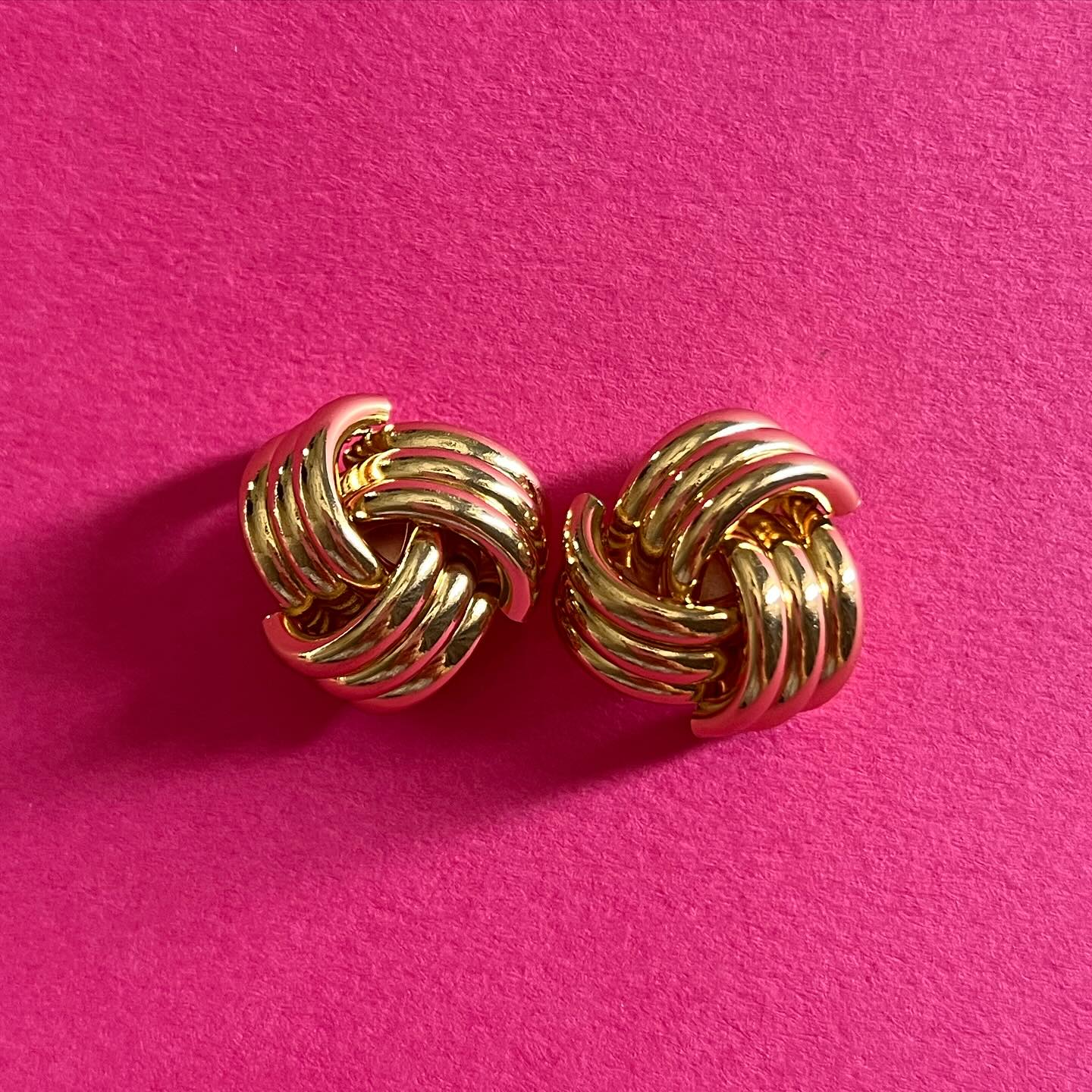 tripple knot gold hoops